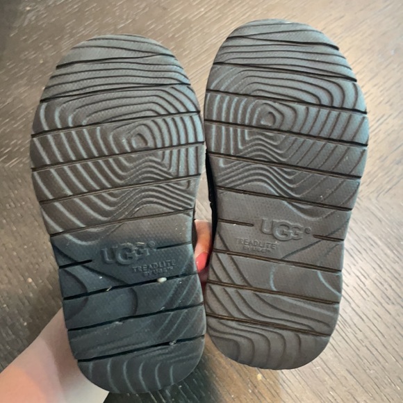 Ugg toddler boots - Picture 4 of 7